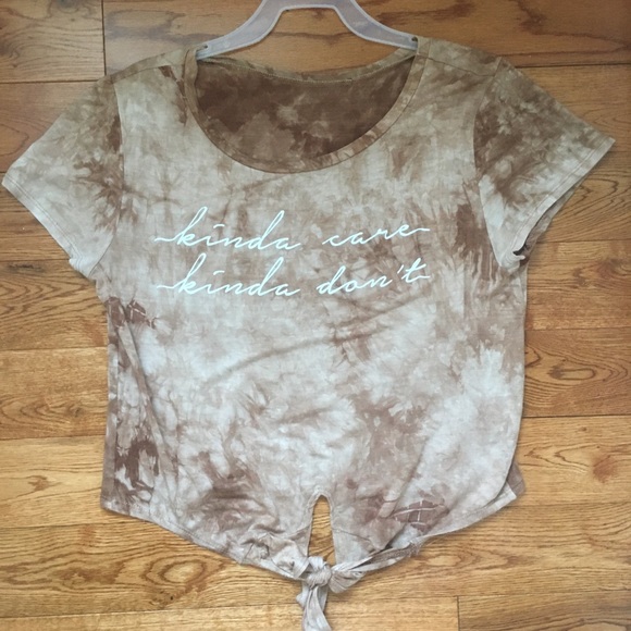 Loose and soft t shirt with knot in front - Picture 1 of 3